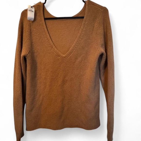 Banana Republic Tan Brown Ribbed Sweater V neck Back NWT - Picture 3 of 3